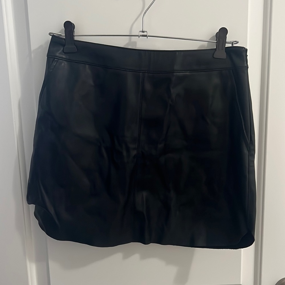 Forever21 black faux leather mini skirt